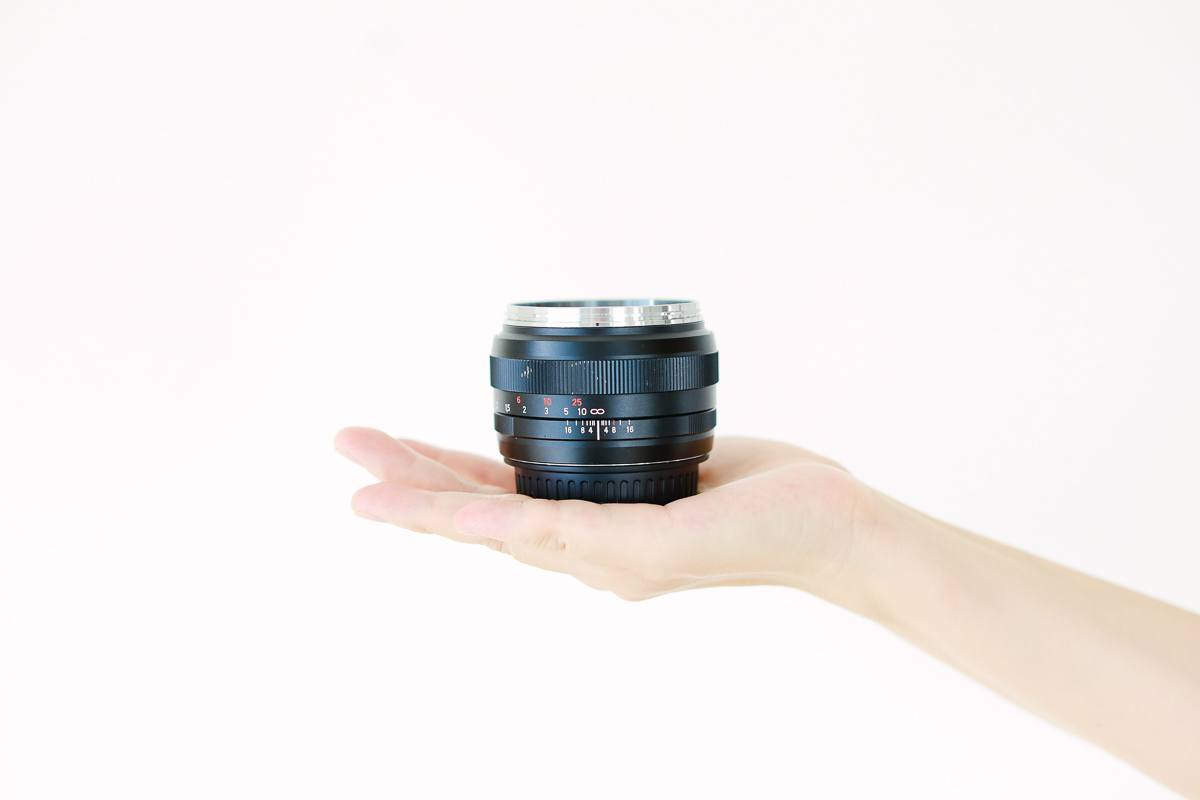 買い格安Carl Zeiss planar 50mm F1.4 ZE canon レンズ(単焦点)