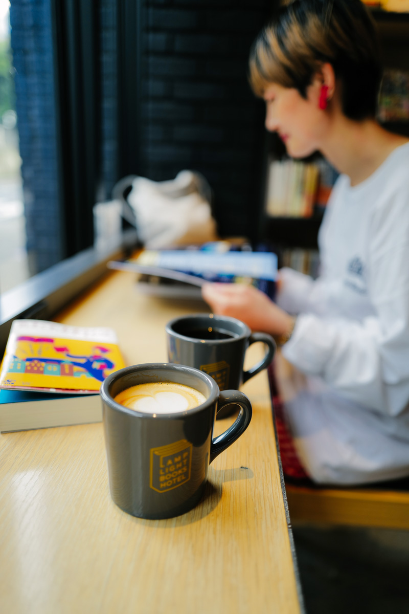 名古屋・伏見のブックカフェ「LAMP LIGHT BOOKS CAFE」にコーヒー休憩しに行ってきました！ オニマガ 名古屋の暮らしの