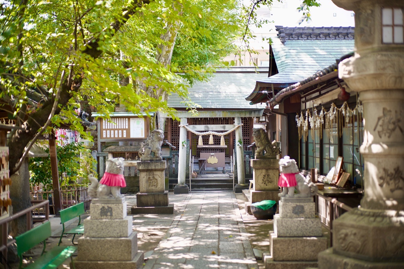四間道の南側にある浅間神社